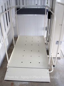 Exterior Vertical Platform Lift for wheelchair mobile home entry